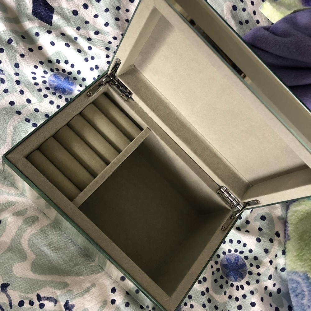 Mirror Jewelry Box - Picture 3 of 3